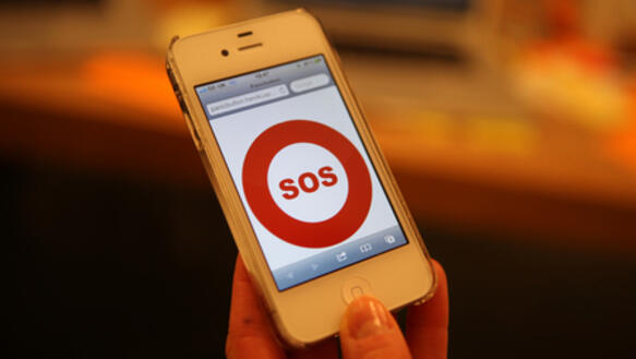 Amnesty führt die Open-Source-App "Panic Button" ein. Sie soll AktivistInnen helfen, die sich in unmittelbarer Gefahr befinden