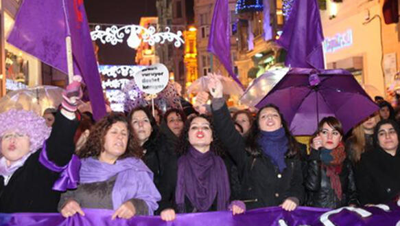 Istanbul-Konvention ist das erste spezifische, rechtsverbindliche europäische Abkommen zur Bekämpfung von Gewalt gegen Frauen.