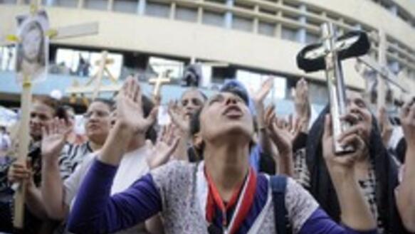 Mindestens 25 Menschen starben bei einer Demonstration von koptischen Christen gegen religiös motivierte Diskriminierung