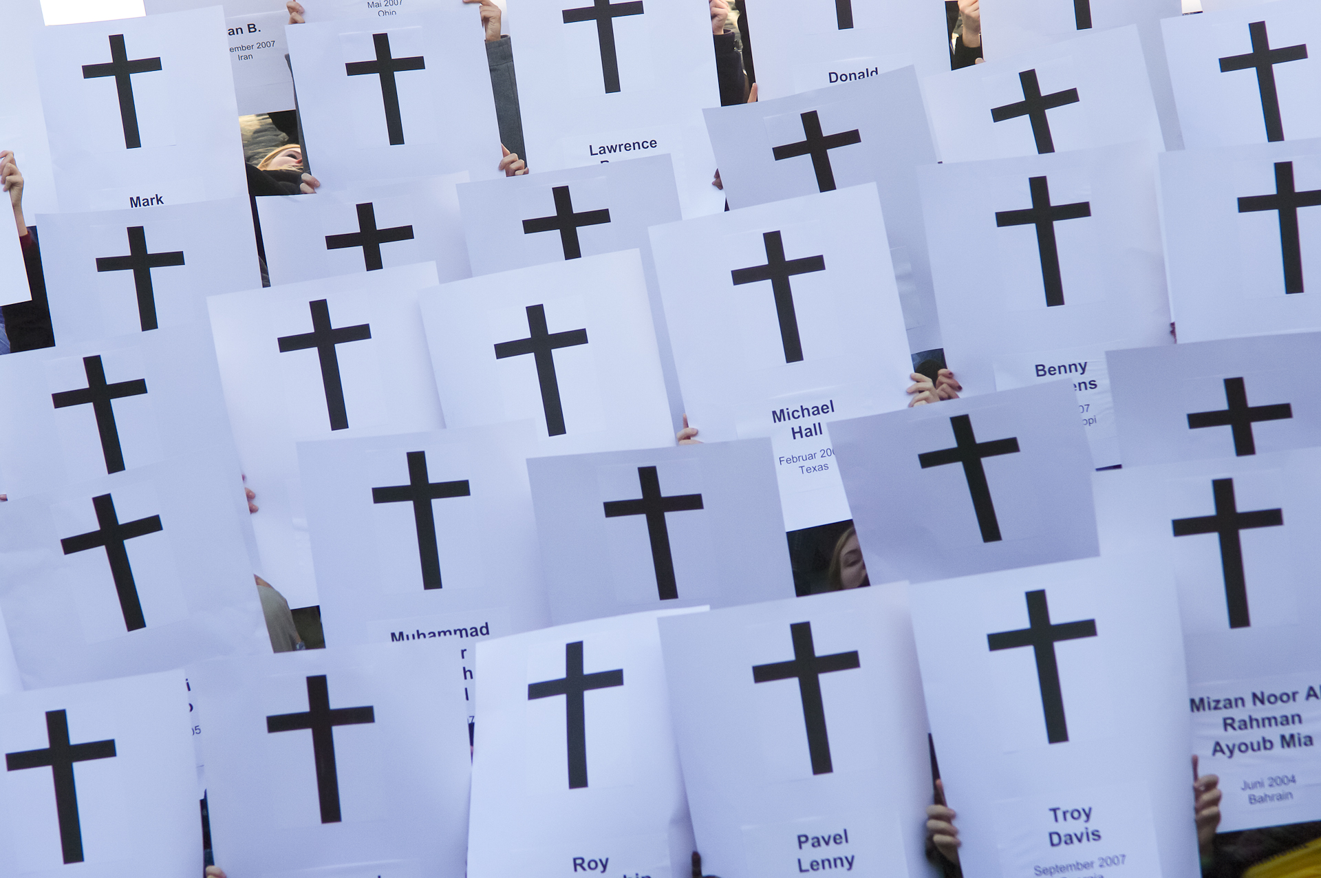 Schilder mit Kreuz