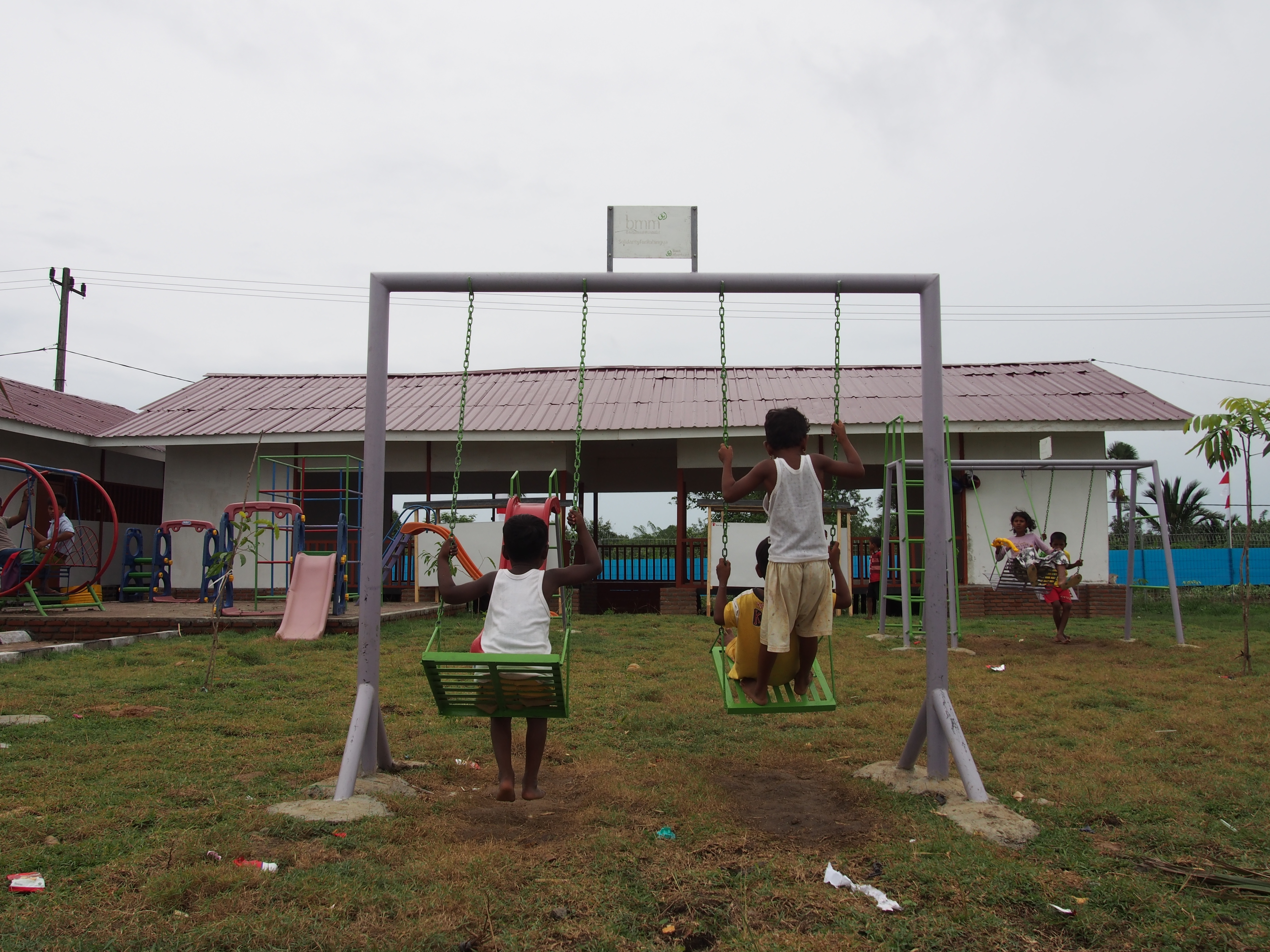 Rohingya children playing