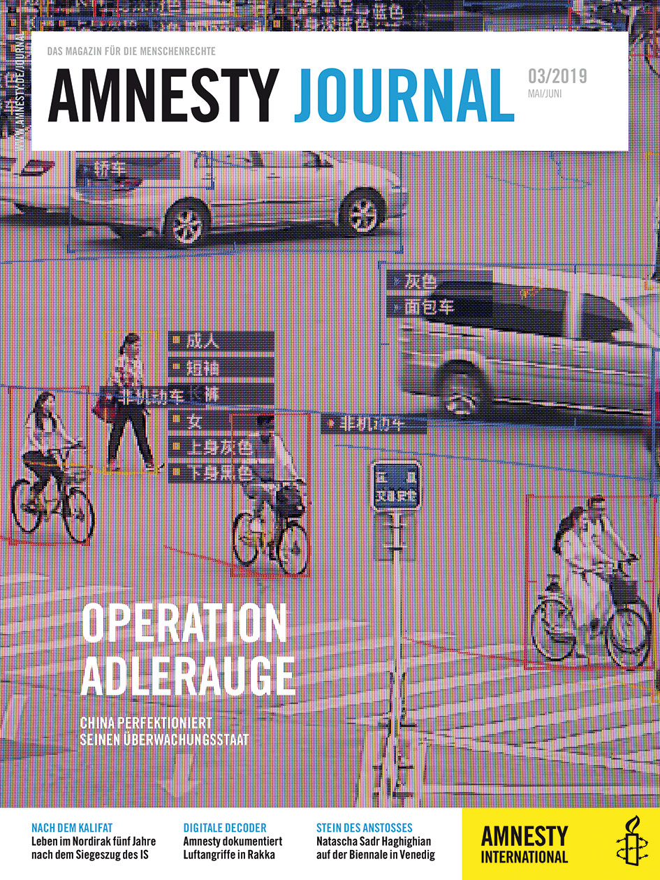 Oben auf der Seite steht in einem Balken: "Amnesty Journal", das Titelfoto zeigt eine gescannte Straßenszene mit Autos, Fahrradfahrern und Fußgängern.