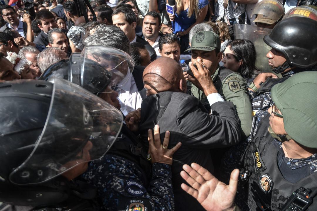 Venezuela: Wieder Angriffe auf Abgeordnete und Beschäftigte der Nationalversammlung, 5. Januar 2020