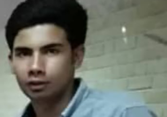 Das Bild zeigt das Foto eines jungen Mannes