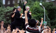 Mir-Hossein Mousavi spricht bei einer Großdemonstration am 17. Juni in Teheran