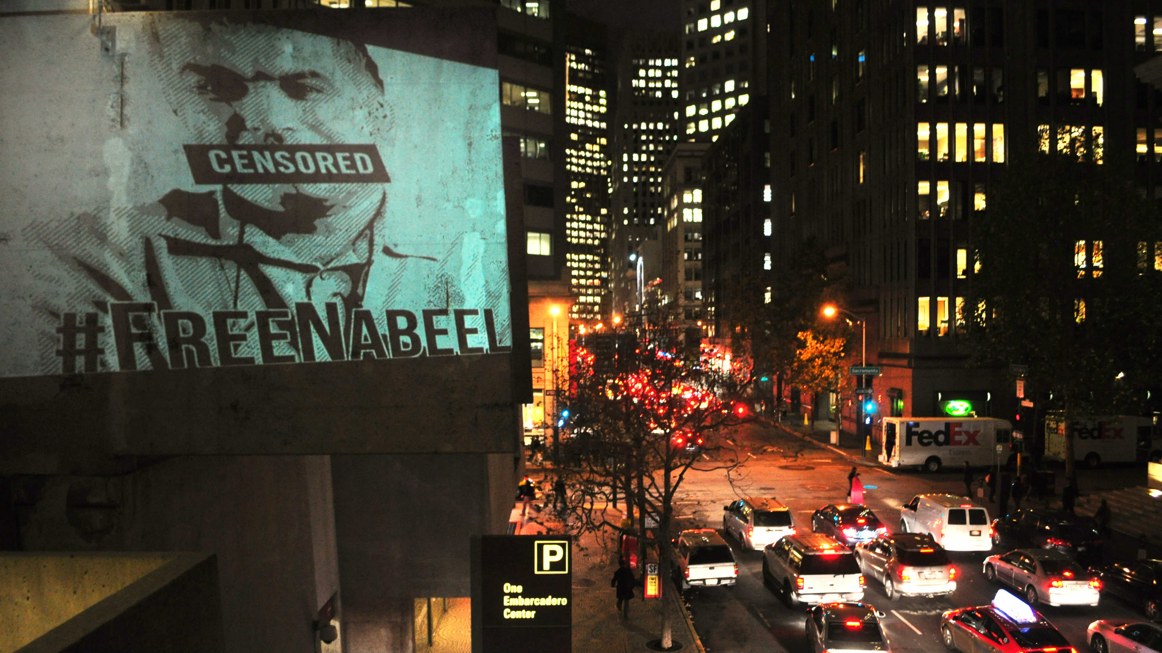 Projektion des bahrainischen Menschenrechtsaktivisten Nabeel Rajab in San Francisco