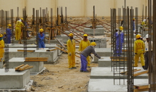 Arbeitsmigranten auf einer Baustelle in Doha im März 2013