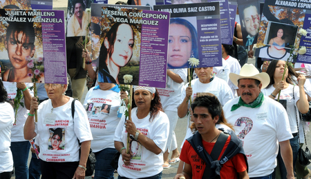 Mütter von Verschwundenen demonstrieren in Mexiko-Stadt am 10. Mai 2012 