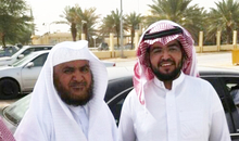 Dr. Abdulkareem Yousef Al-Khoder (l.) mit seinem Anwalt, Abdulaziz al-Shubaily