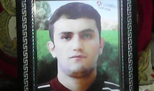Porträtfoto von Saman Naseem in einem Bilderrahmen