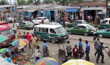 Straßenszene in Brazzaville, Republik Kongo - nur bis 24.02.17 verwenden