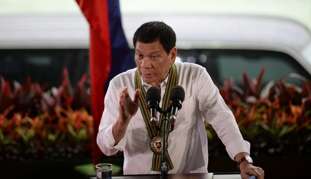 Der philippinische Präsident Rodrigo Duterte bei einer Rede vor Angehörigen der Armee am 4. Oktober 2016 in Manila