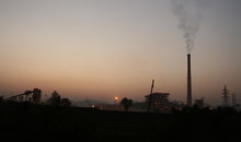 Vedanta Aluminium-Raffinerie in Orissa, Indien.