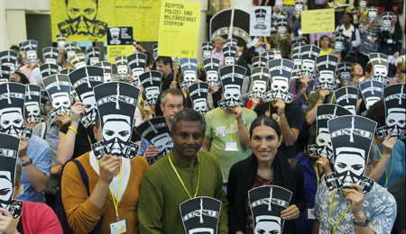 Führende Amnesty-Vertreter aus der ganzen Welt demonstrieren in Berlin gegen Polizei- und Militärgewalt in Ägypten, 19.08.2013