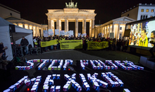 Lichtinstallation in Berlin: Stop Folter in Mexiko!