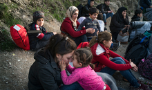 Syrische Flüchtlinge, die im März 2016 auf der griechischen Insel Lesbos auf ihre Registrierung warten
