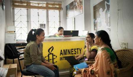 Menschen vor Ort erreichen. Amnesty-Büro in Indiens IT-Hauptstadt Bangalore