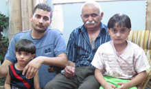 Ahmad Ghoshe und Familienmitglieder