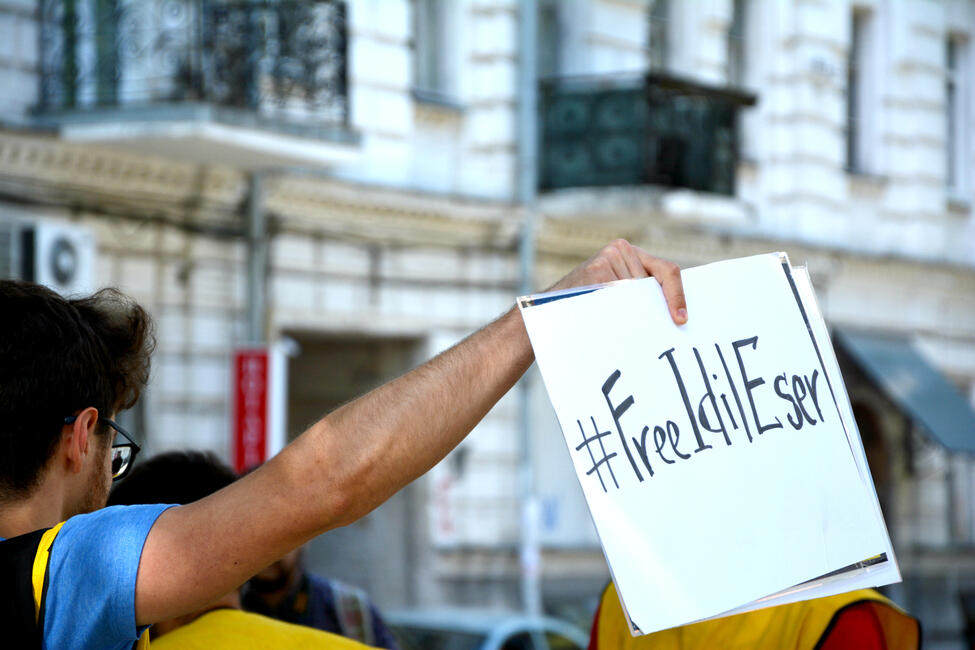 Amnesty-Aktion vor der türkischen Botschaft in Kiew