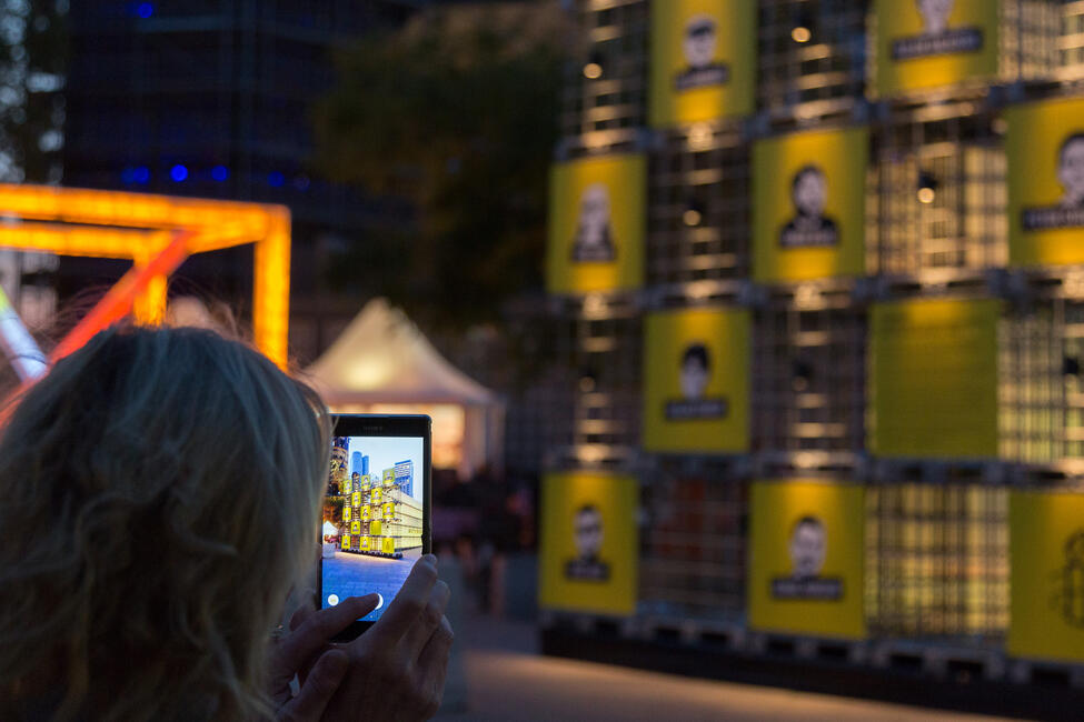 Lichtinstallation „Freiheit“ für inhaftierte Menschenrechtsverteidiger in der Türkei