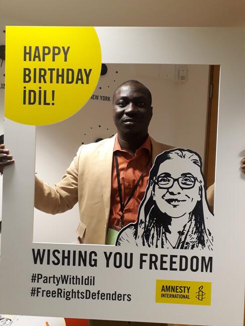 Amnesty-Aktion in Burkina Faso anlässlich İdil Esers Geburtstag am 14. Oktober