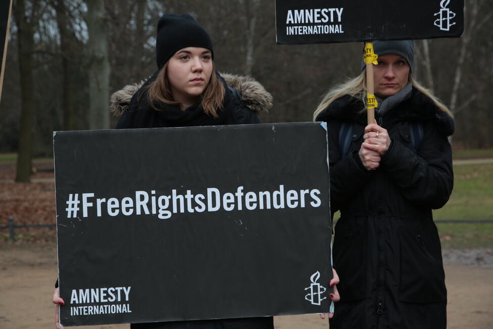 Amnesty-Aktion für die Freilassung von Taner Kılıç vor der türkischen Botschaft in Berlin am 31. Januar 2018 