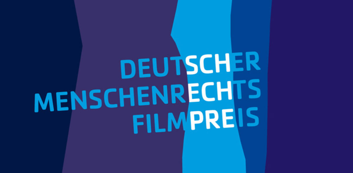 Das Bild zeigt das Logo des Menschenrechtsfilmpreis in verschiedenen Blautöne