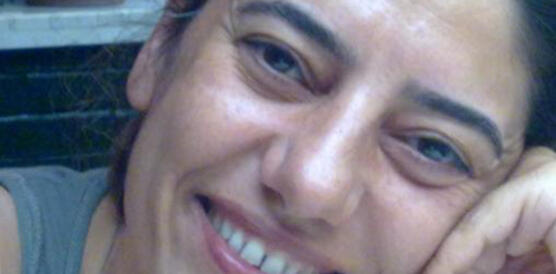 Porträtfoto der lächelnden İlknur Üstün 