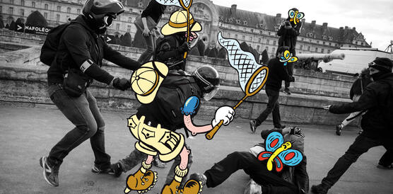 Ein schwarzweißes Foto, das Polzeigewalt zeigt, ist so mit Cartoon-ähnlichen Elementen übermalt, dass die Demonstranten wie Schmetterlinge erscheinen und die Polizisten wie Schmetterlingsfänger.