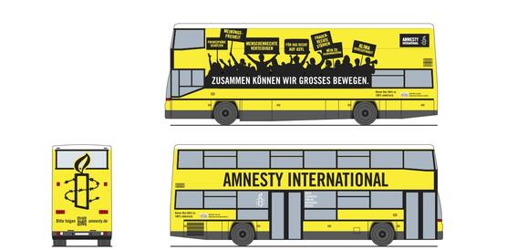 Das Bild zeigt die Skizze eines gelben Busses von der Seite und von vorne, darauf die Aufschrift: "Amnesty International"
