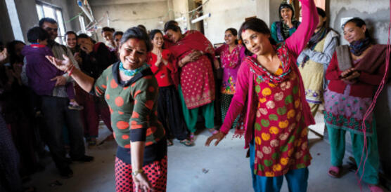Feier des Weltfrauentags in einer Schneiderwerkstatt in Nepals Haupstatdt Kathmandu