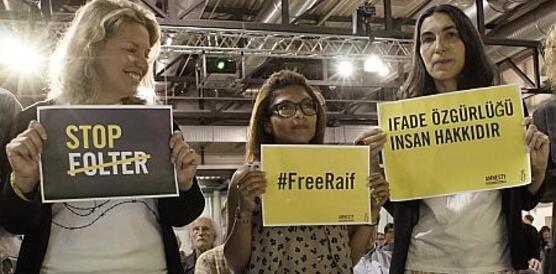 Larissa Probst, Ensaf Haidar und Selmin Çalışkan bekunden ihre Solidarität für Raif Badawi und Waleed Abu al-Khair