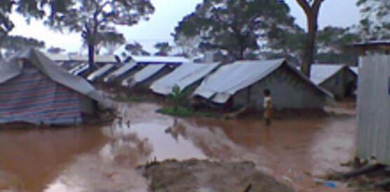 Überschwemmung im Lager Menik Farm, August 2009.