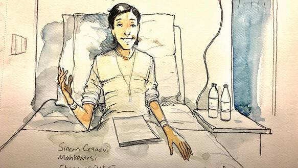 Zeichnung einer Frau, die aufrecht in einem Bett im Krankenhaus sitzt