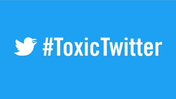 Weißes verfremdetes Twitter-Logo mit dem Twitter-Vogel, der die Zunge rausstreckt, mit Hashtag "Toxic Twitter" vor blauem Hintergrund
