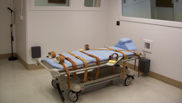 Hinrichtungskammer mit einer Pritsche, auf der Hinrichtungen durchgeführt werden