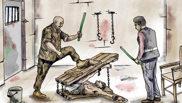 Die Illustration zeigt eine Folterszene: Die gefolterte Person liegt am Boden auf dem Rücken, Beine und Arme sind an Holzlatten festgebunden, wobei die Beine der Person über den Kopf gedrückt werden. Zwei Personen, die die Folter durchführen halten Schlagstöcke in der Hand. 