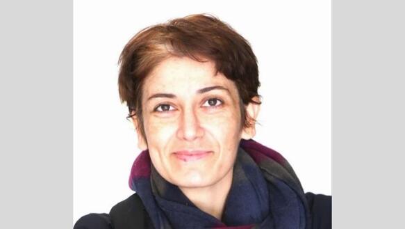 Das Bild zeigt das Porträtfoto einer Frau