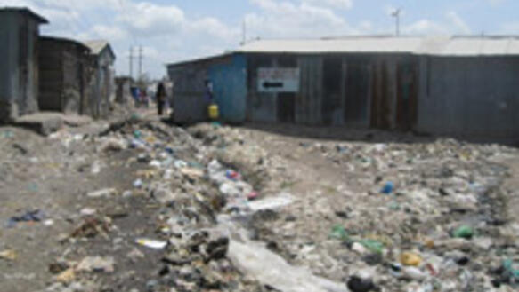 Lauf offiziellen Zahlen haben nur 24 Prozent der Bewohner der informellen Siedlungen in Nairobi Zugang zu Toiletten. 