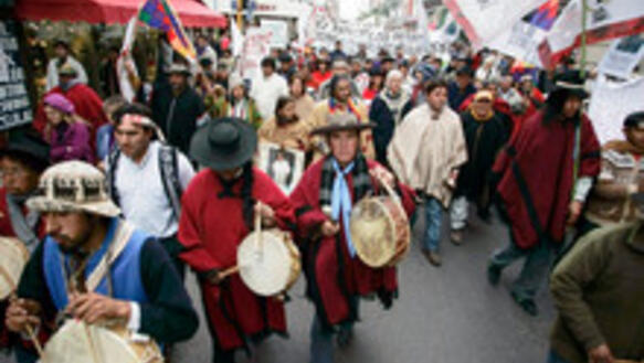Indigene demonstrieren in San Miguel de Tucumán, Argentinien, 1. Juni 2011