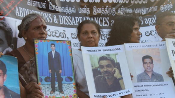 Familienangehörige von Verschwundenen protestieren in Colombo