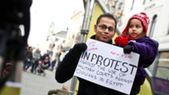 In aller Welt demonstrieren Menschen gegen die Gewalt der Militärgerichte in Ägypten, wie hier in Oslo