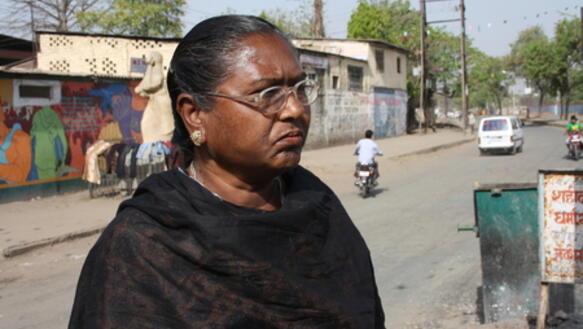 Hazra Bi, Überlebende der Bhopal-Katastrophe und Mitarbeiterin einer lokalen NGO, die sich für die Opfer des Unfalls einsetzt