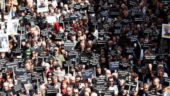 Journalisten demonstrieren am 19.03.2011 in Ankara für Pressefreiheit