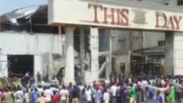Das zerstörte Gebäude der Zeitung "This Day" in Abuja, Nigeria, nach einem Terroranschlag durch Boko Haram im April 2012