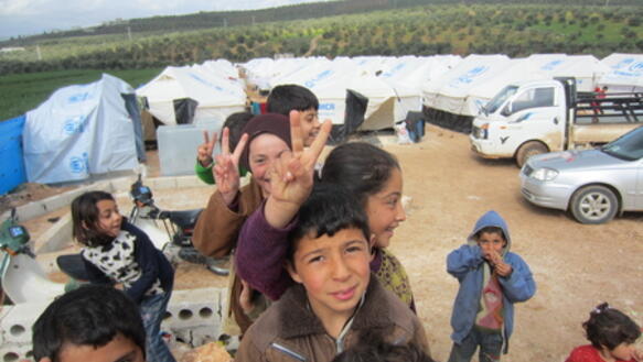 Kinder in einem syrischen Flüchtlingslager in Atmah