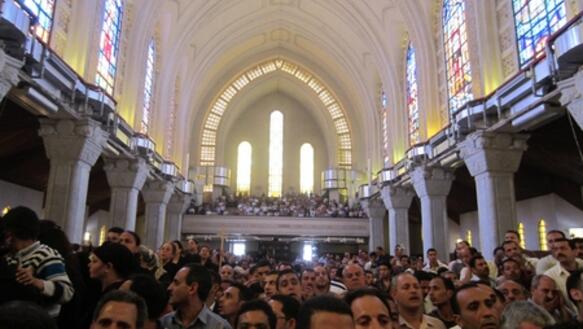 Koptische Christen in der Markuskathedrale in Kairo. 