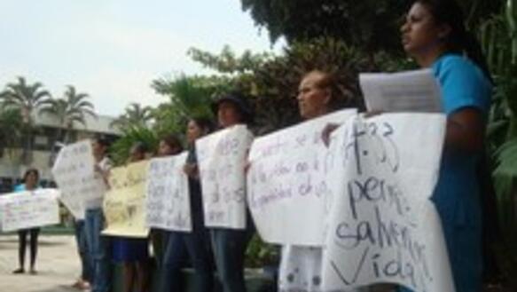 Frauen in El Salvador fordern die lebensrettende medizinische Behandlung für Beatriz, 16. April 2013.
