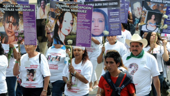 Mütter von Verschwundenen demonstrieren in Mexiko-Stadt am 10. Mai 2012 