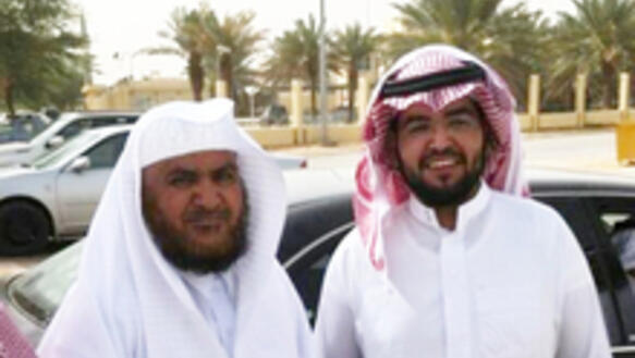 Dr. Abdulkareem Yousef Al-Khoder (l.) mit seinem Anwalt, Abdulaziz al-Shubaily